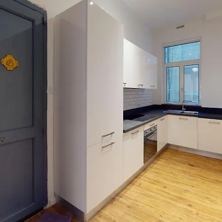 And Modern Flat