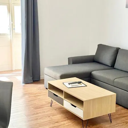 Апартаменты And Modern Flat *