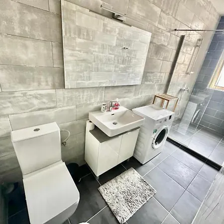 And Modern Flat